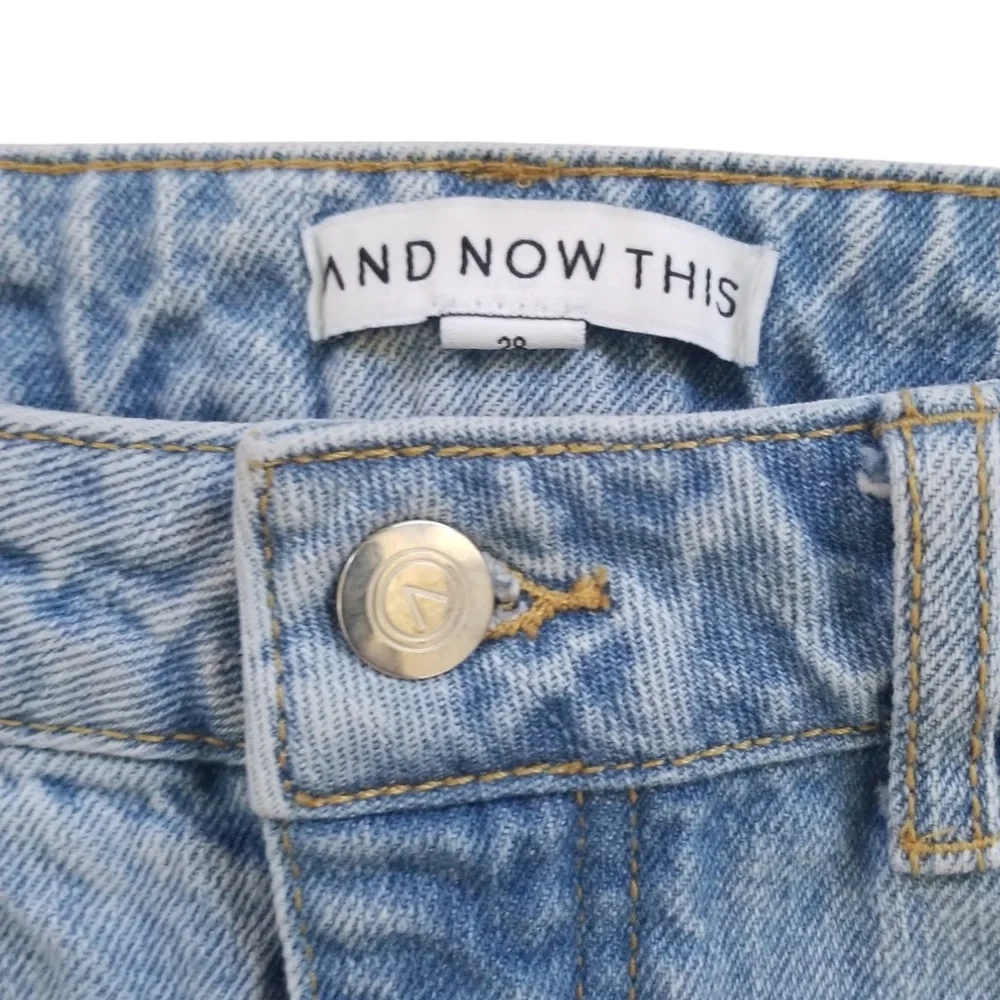And Now This Women's Distressed Button Fly High Rise Straight Crop Jeans Size 28 - Picture 4 of 13